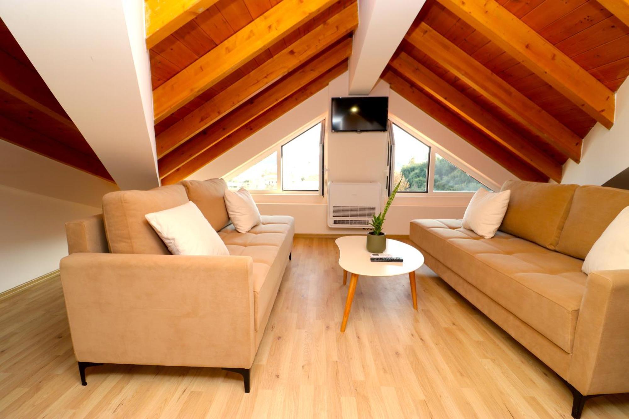 Fegi Rooms Himare Buitenkant foto