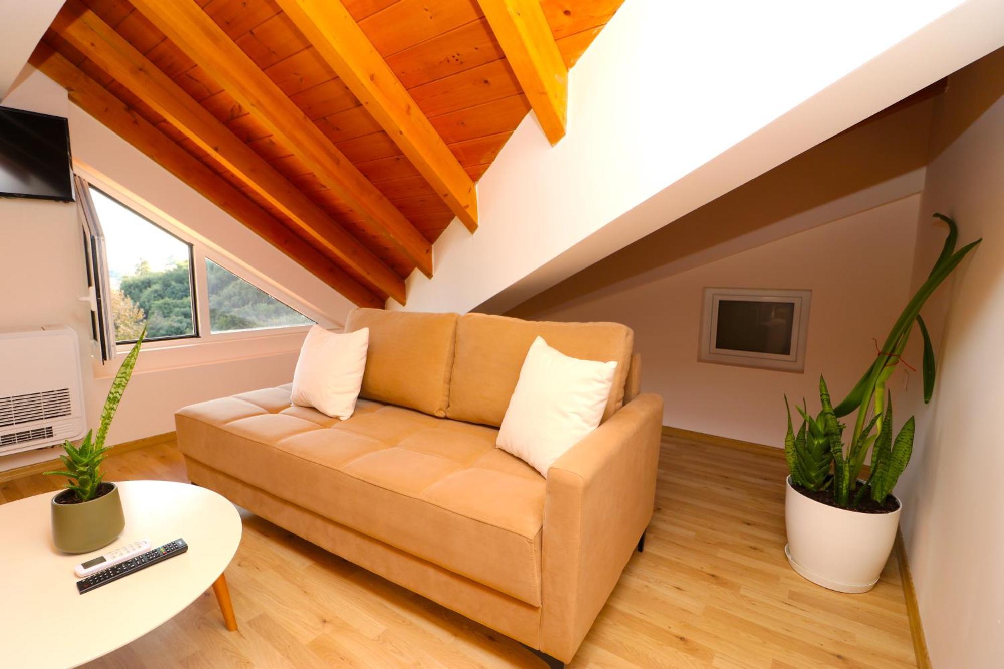 Fegi Rooms Himare Buitenkant foto